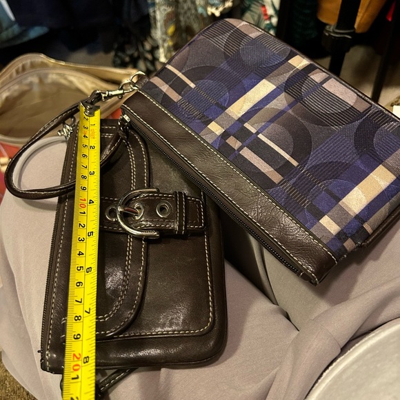 P005 2 Coach wristlet bundle - Picture 2 of 3